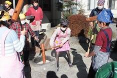 ５･６年もちつきのようす