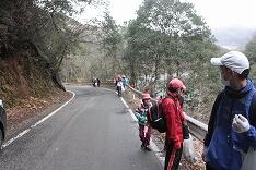 村グラウンドに向かう途中