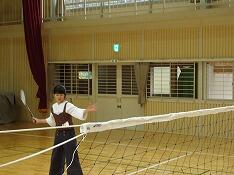 プレーを楽しむ児童