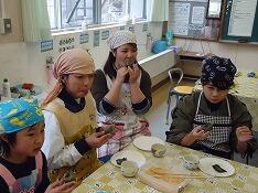 よもぎ団子の試食