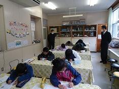 計算をする児童①