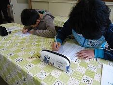 計算をする児童②