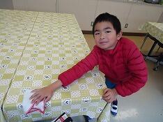 台ふきをする児童