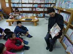 読み聞かせの様子③