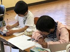 考えている児童の様子