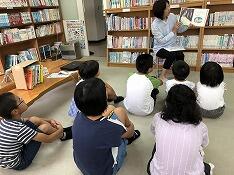 読み聞かせの様子１