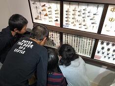 資料館を見学する様子２