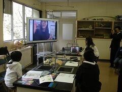 スカイプによる博物館との交信