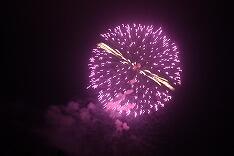 打ち上げられた花火のようす