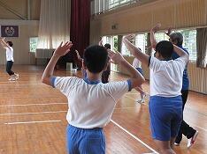 ひえつき節の練習のようす