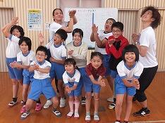 キンギョのポーズで集合写真