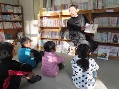 森﨑先生の読み聞かせ