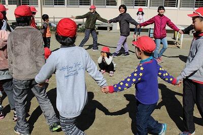 うしろのしょうめんは、だれじゃろか？