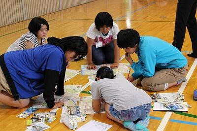 どこに行こうかなー、何食べよっかなー。