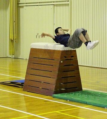 台上前転、くるりんぱ