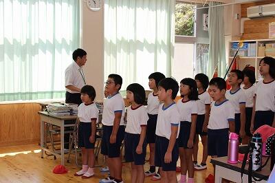 もっと口を大きくー