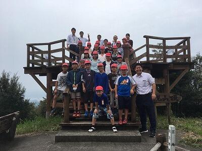 草川小到着前、遠見山で。いい笑顔です