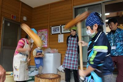 そりゃ！そりゃ！いそげ、いそげ