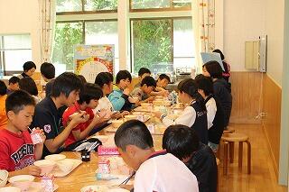 椎葉の給食だー