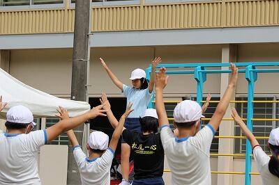 椎葉独自の「夢織ストレッチ」運動