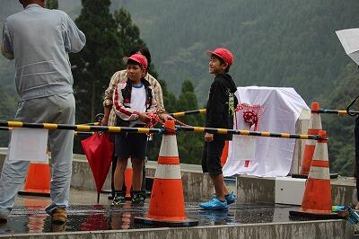 まだよ、まだよ、せーの