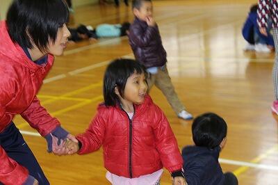 それ、にげろー