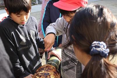 初めてのケーキ入刀