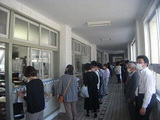 運営協議会委員の皆さんの参観のようす