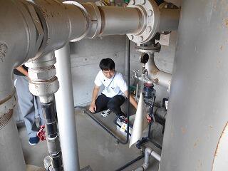 プール浄化槽操作講習のようす