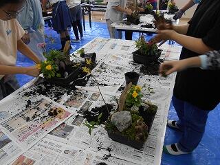 箱庭作りのようす