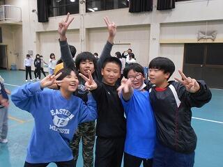 キャンドルの集いでのレクリエーションのようす