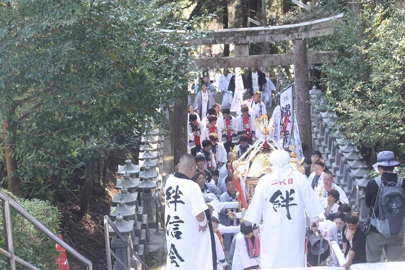 お祭りのようす