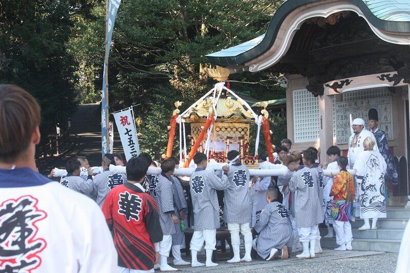 お祭りのようす