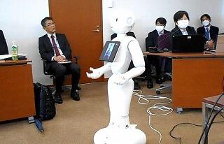 ペッパーくんプレゼンのようす