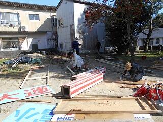 ＰＴＡ有志による奉仕作業のようす