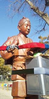 金次郎像の修理のようす