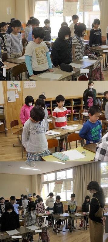 黙祷を捧げる子ども達