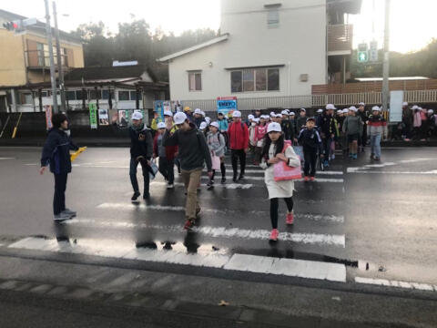 ウォッシュハウス前交差点立ち番指導