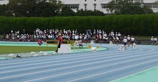 応援する南方小６年生