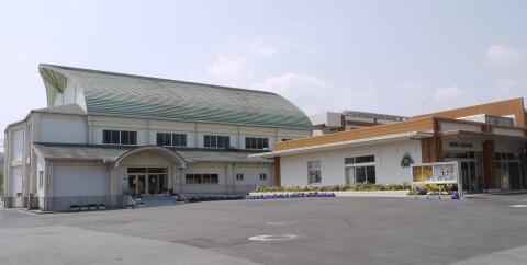 南方小学校正門付近全景