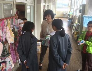 中１生挨拶に来る