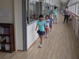 右側歩行 右側歩行