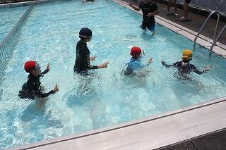 プール開きのようす