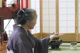お茶の教室のようす