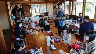 お昼ご飯のようす