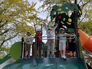 遊具広場にて