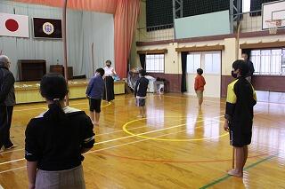 なぎなた指導のようす
