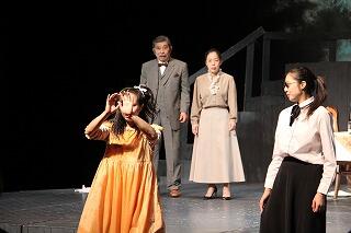 「ヘレン･ケラー」の舞台のようす