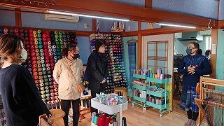 さをり織り体験のようす