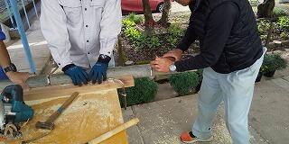 門松作りのようす